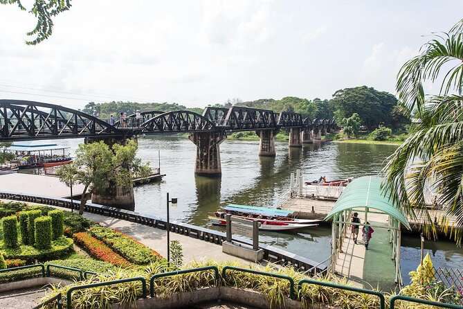 BK04 Bangkok Combined Day Tour (Damnoen Saduak & River Kwai)